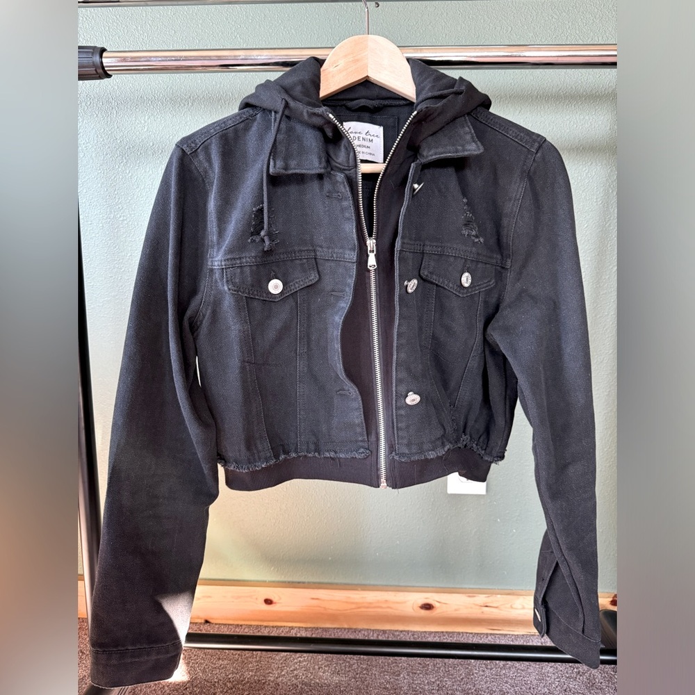 Cropped denim jacket